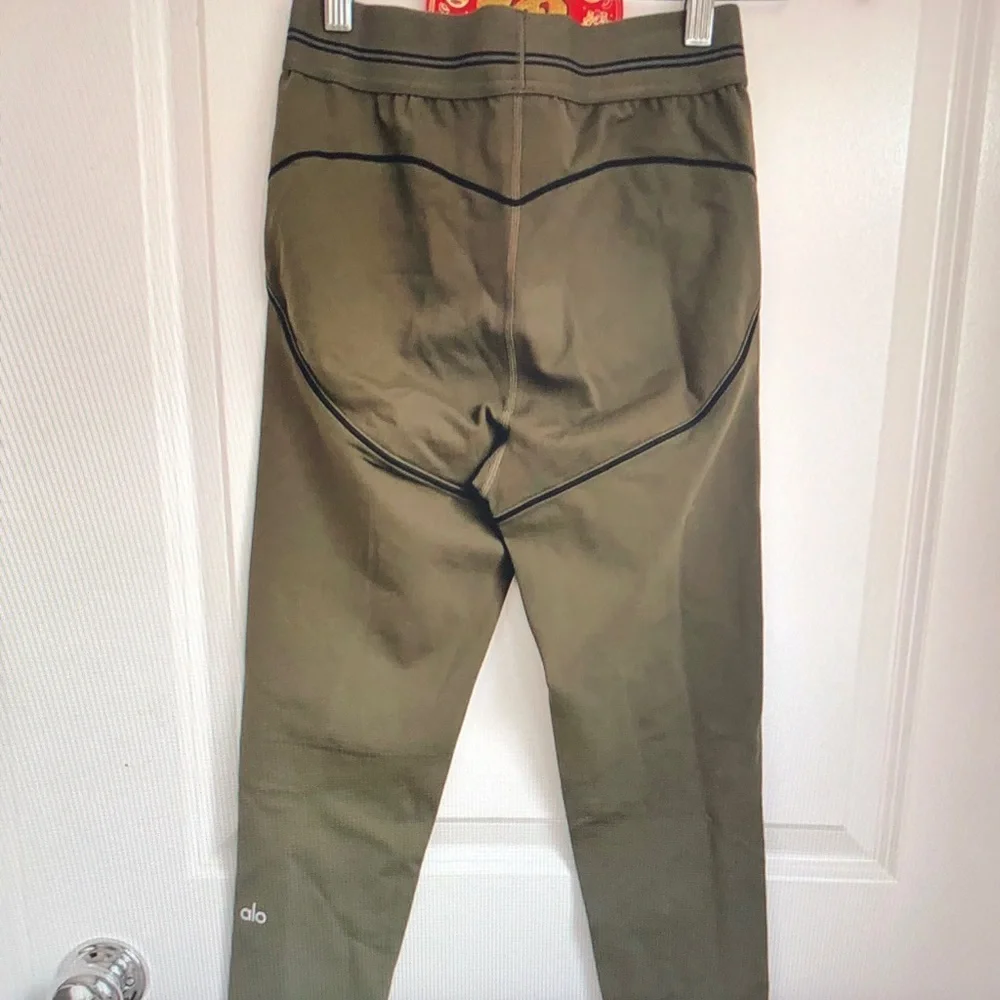 ALO Yoga Set Olive Green Ribbed High-Waist Leggings With Bra